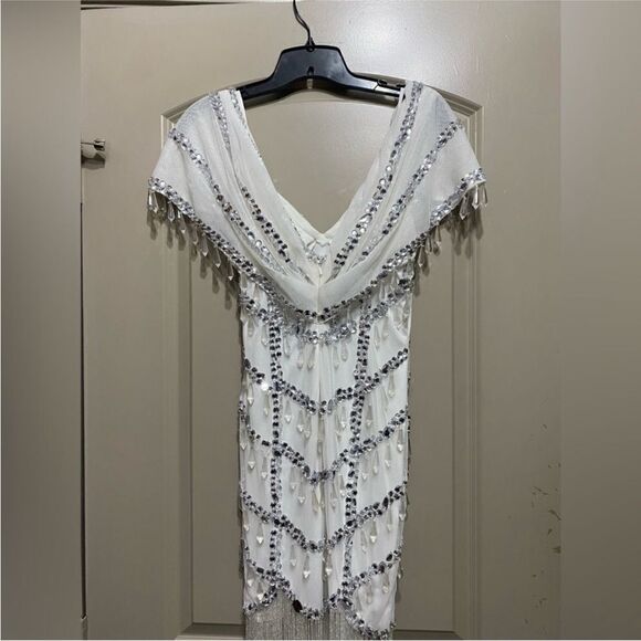 ASOS NWT Embellished Fringe Cocktail Dress In white
Size 4 - Picture 14 of 15